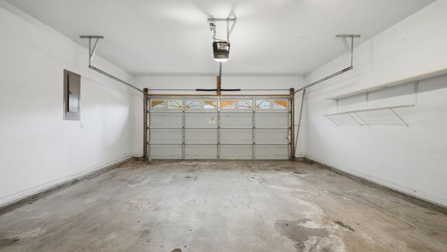 Building Photo - 3 bed, 2.5 East Brainerd Home Available NOW!