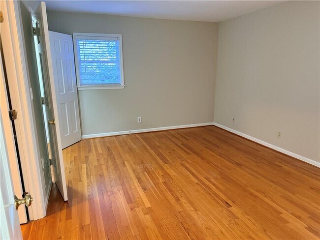 Building Photo - 1351 Old Johnson Ferry Rd NE