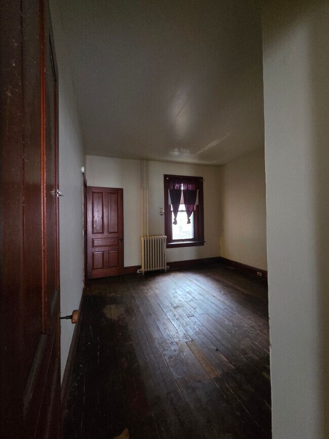 Building Photo - 28 S Hartley St