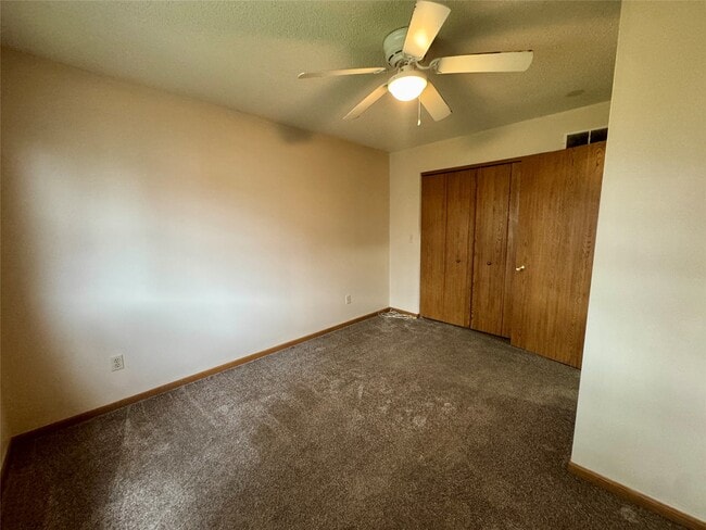 Building Photo - 4032 Canterbury Dr