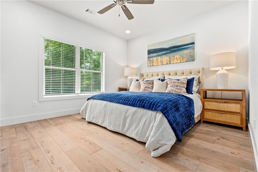 Building Photo - 1235 Tigers Tail Trl