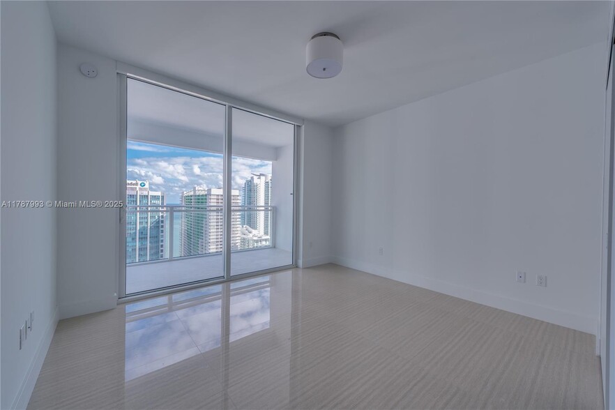 Building Photo - 1080 Brickell Ave