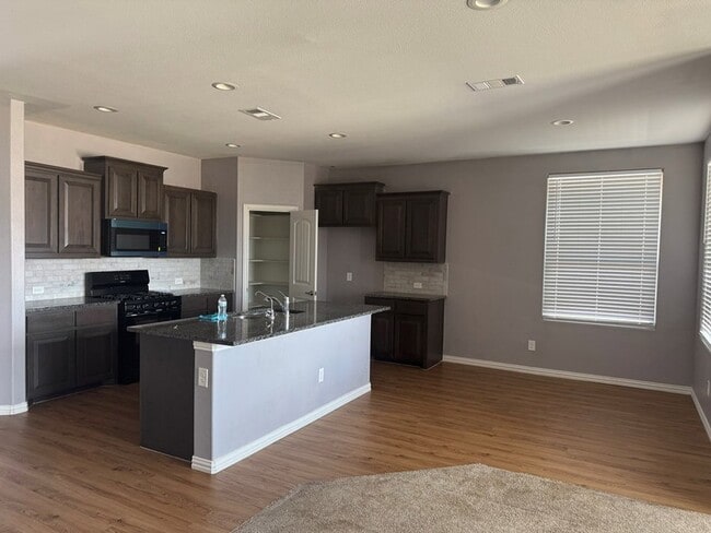 Building Photo - 6812 Anthem Rd
