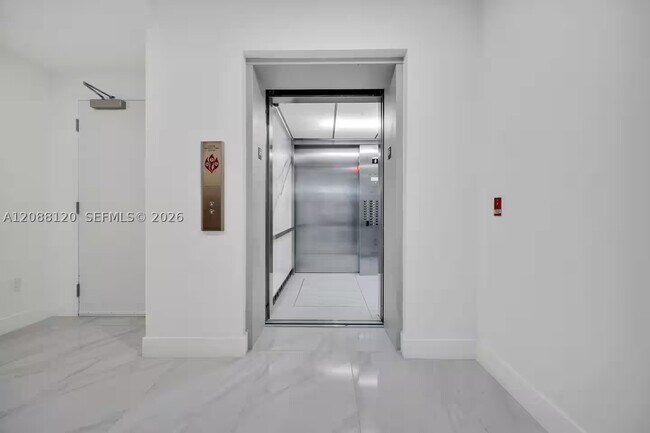 Building Photo - 17550 Collins Ave