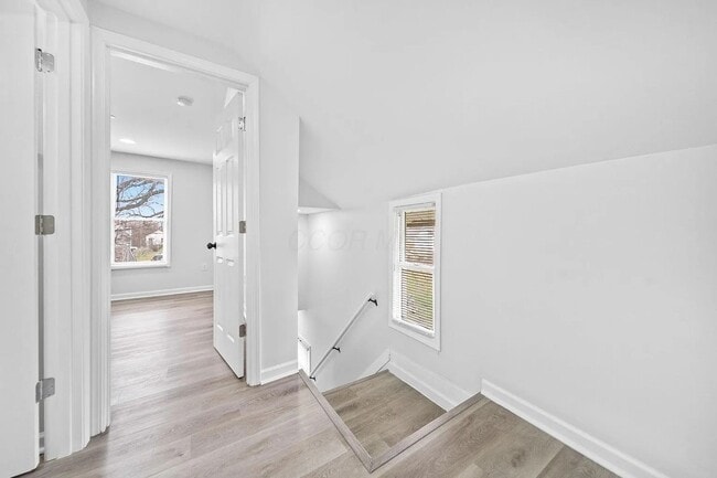 Building Photo - Fully Renovated 3BR/3BA Home with Quartz Finishes Near Easton - Move in Ready!