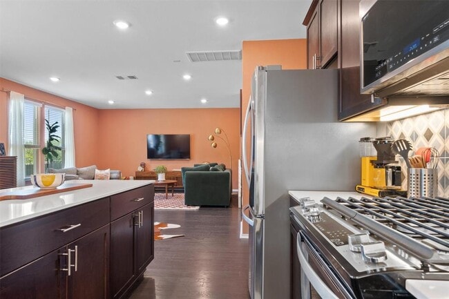 Building Photo - 6809 Ellsworth Walk