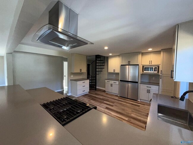 Building Photo - 2665 Dunlap Ave