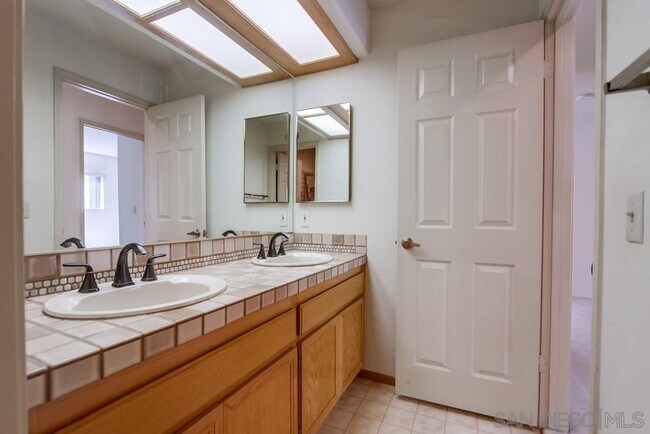 Building Photo - 11742 Avenida Sivrita