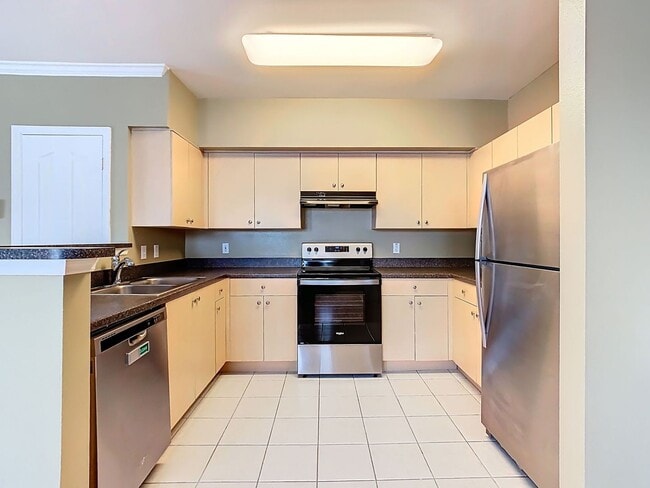Building Photo - 2 Bedroom 2 Bathroom Townhome is Siena at ...