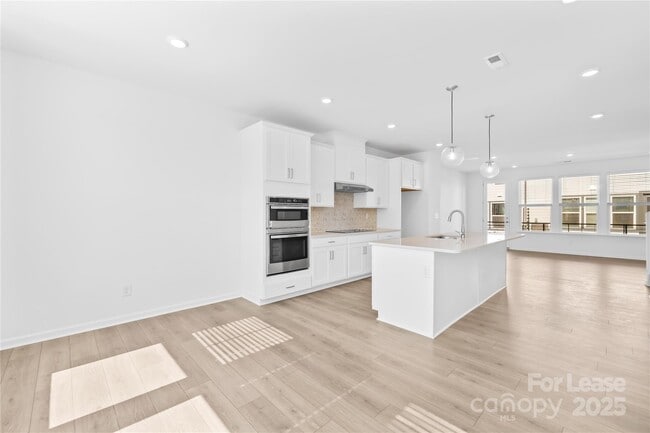 Building Photo - 3236 Stelfox St