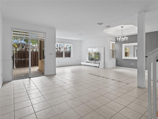 Building Photo - 11186 NW 73rd Terrace