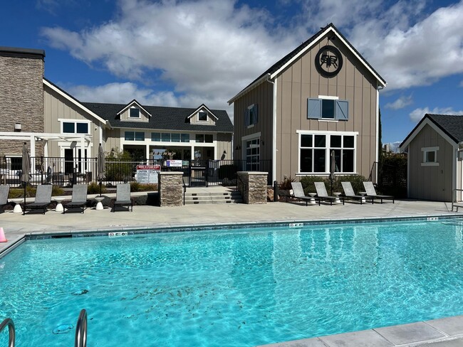 Building Photo - AMAZING 3+ bed, 2.5-bath Executive Home in Rice Ranch Community!