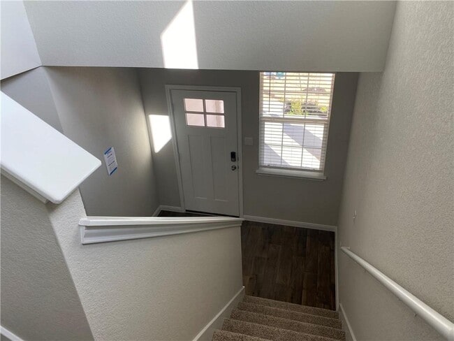 Building Photo - 138 Lullaby Dr