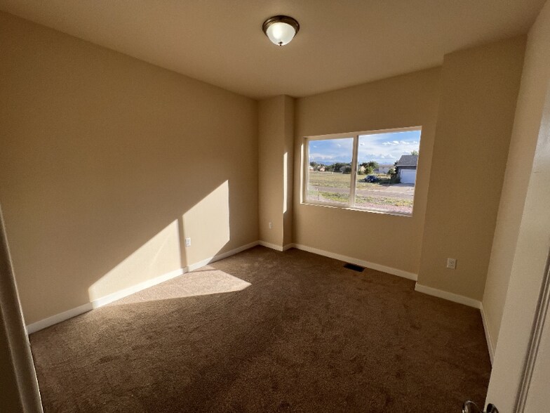 Building Photo - 816-818 S Knox Dr