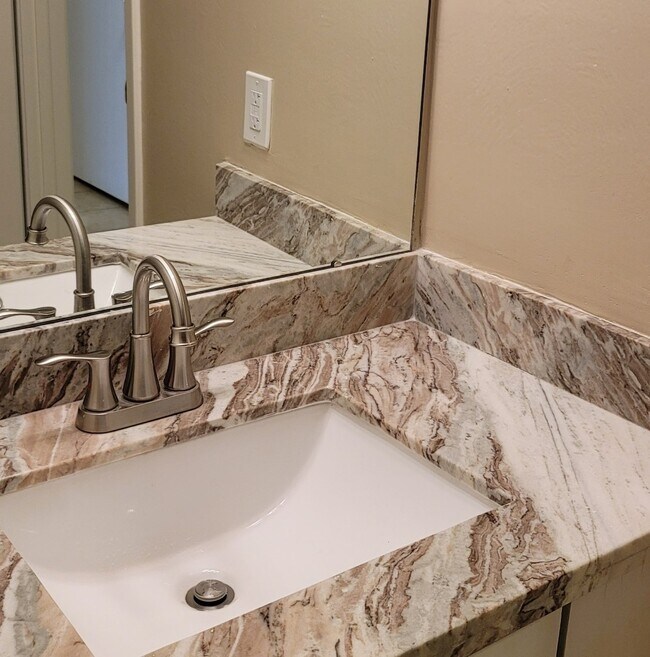 Building Photo - 11001 Sherry Ln