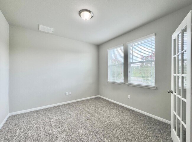 Building Photo - 308 Craters of the Moon Blvd