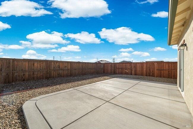 Building Photo - 655 Honey Bee Rd