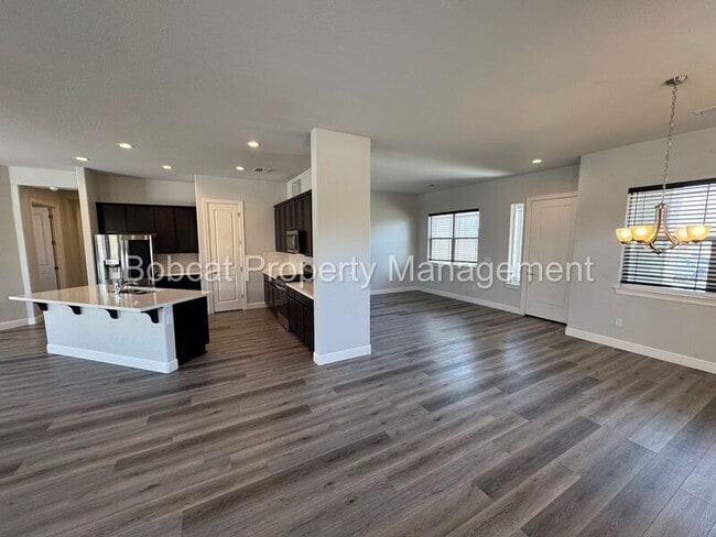 Building Photo - 925 Cranfield Ct