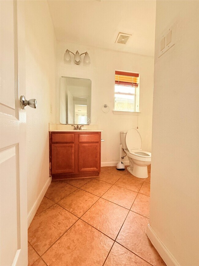 Building Photo - 2918 Beacon Grove St