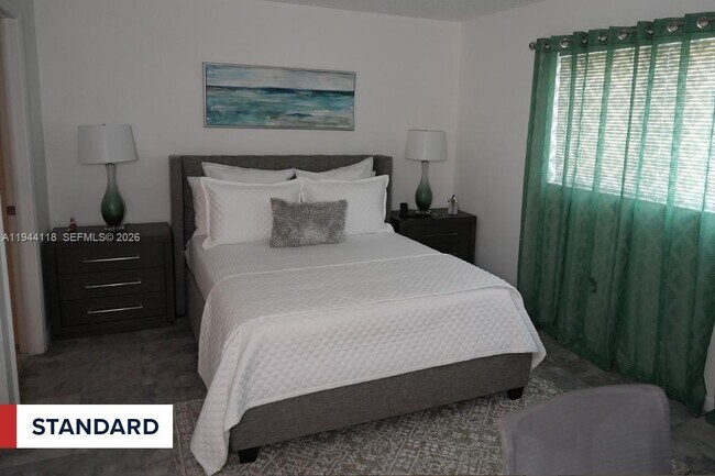 Building Photo - 211 NW 72nd Ave