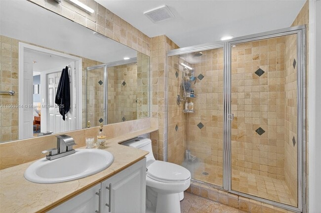 Building Photo - 1155 Brickell Bay Dr