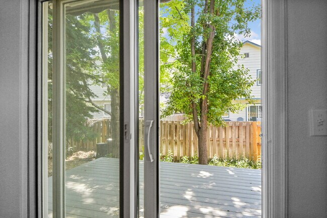 Building Photo - $2,900.00 4 bed, 3 bath, located in Aurora...