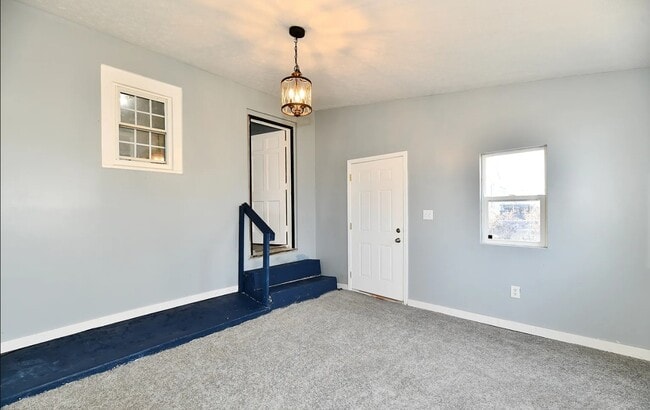 Building Photo - 3910 E 34th St