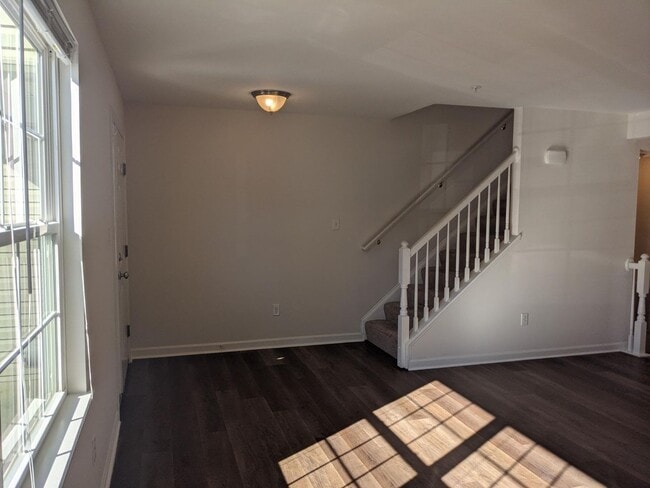 Building Photo - 3 Bedroom Townhouse For Rent in Charming Waynesboro, PA