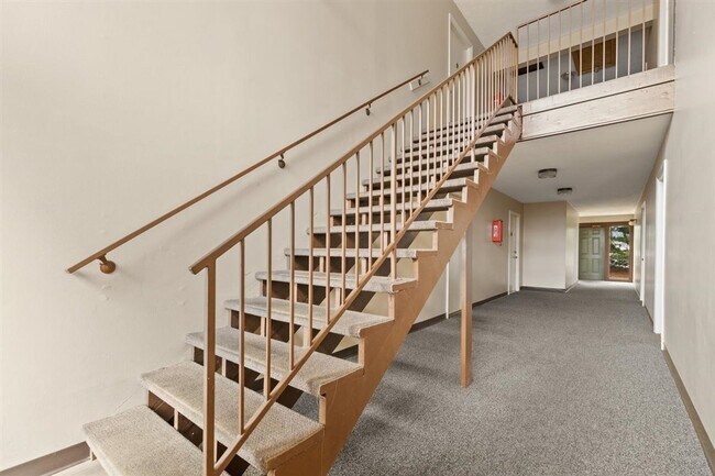 Building Photo - RENTAL SPECIAL FOR LIMITED TIME Deposit $0*** 1 BED, 1 BATH $939/mo+***Evansville, Indiana