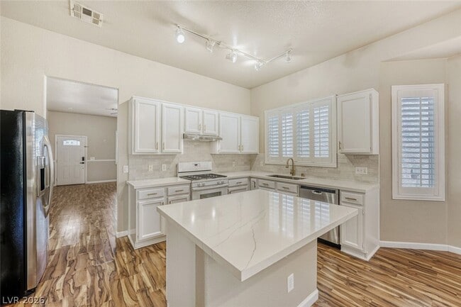 Building Photo - 5228 Boca Del Mar St