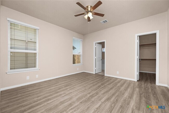 Building Photo - 481 Centinela St