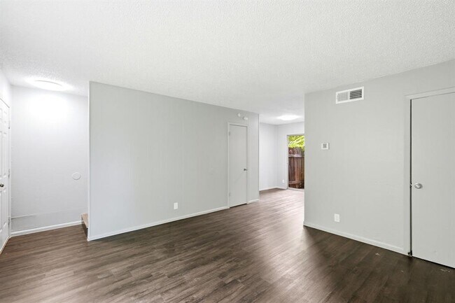 Building Photo - 2319 Greenfield Pkwy