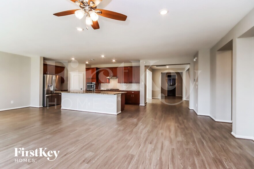 Building Photo - 25515 Kensington Lk Dr