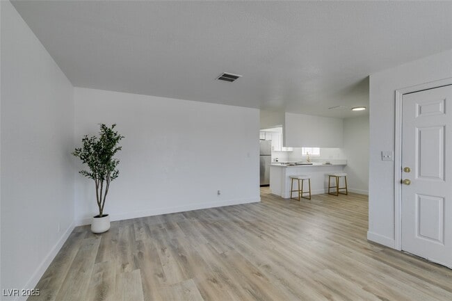 Building Photo - 6932 Kilgore Dr