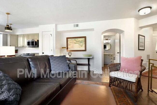 Building Photo - 1797 Fox Bay Dr