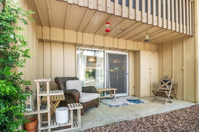 Building Photo - 77845 California Dr
