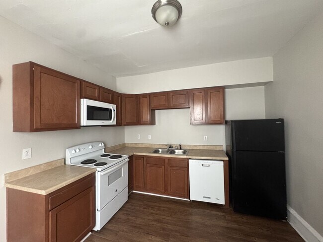 Building Photo - 235-237 Avondale Ave