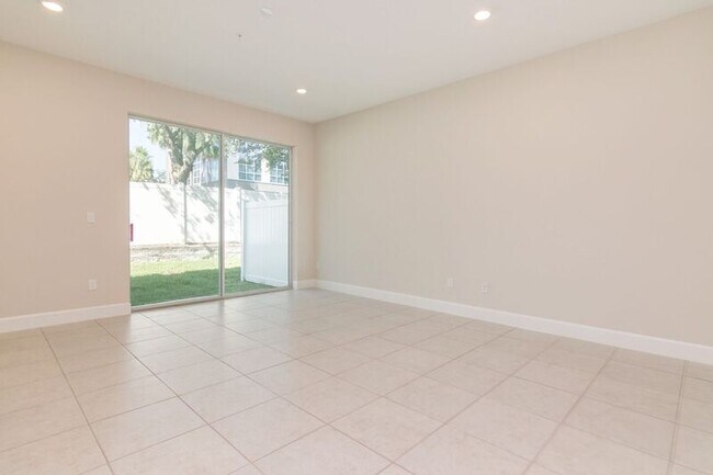 Building Photo - 924 Grand Wildmere Cove