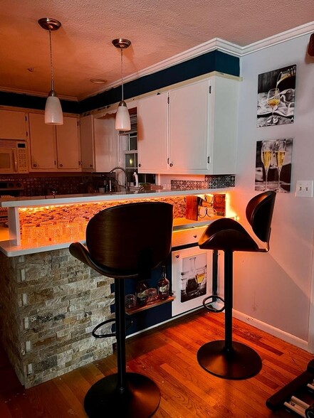 Bar Unit - 1 Meetinghouse Rd