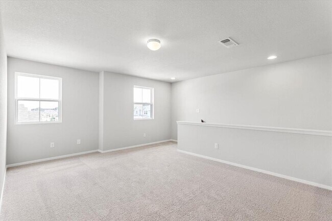 Building Photo - 13300 Riding Dr