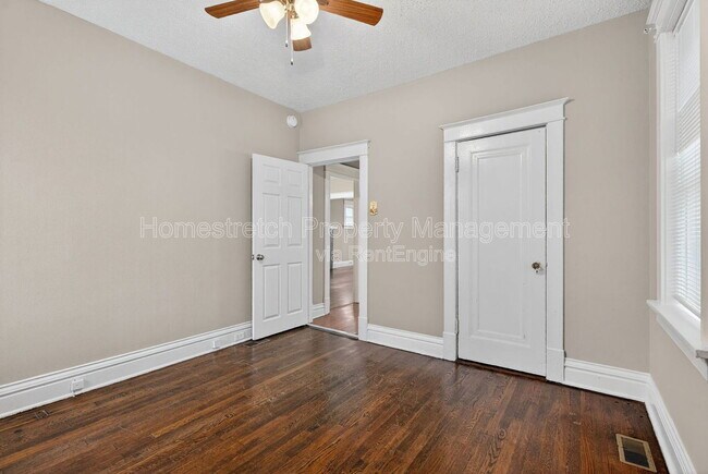 Building Photo - 6716 Crest Ave