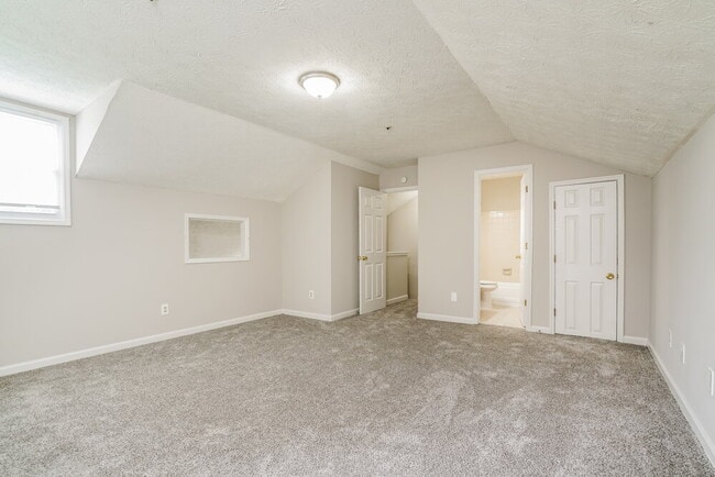 Building Photo - 2318 Wellington Cir
