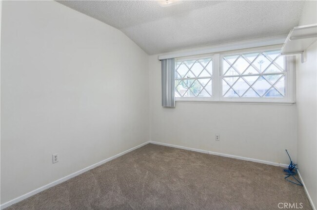 Building Photo - 11543 Swinton Ave
