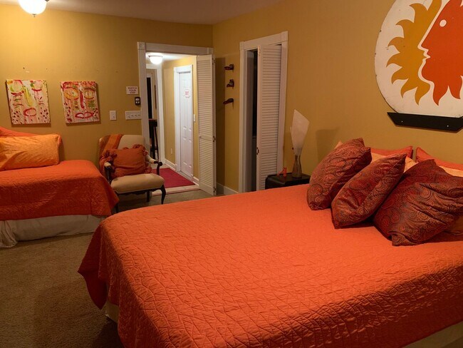 Building Photo - Fully furnished 2/2 corporate and long ter...