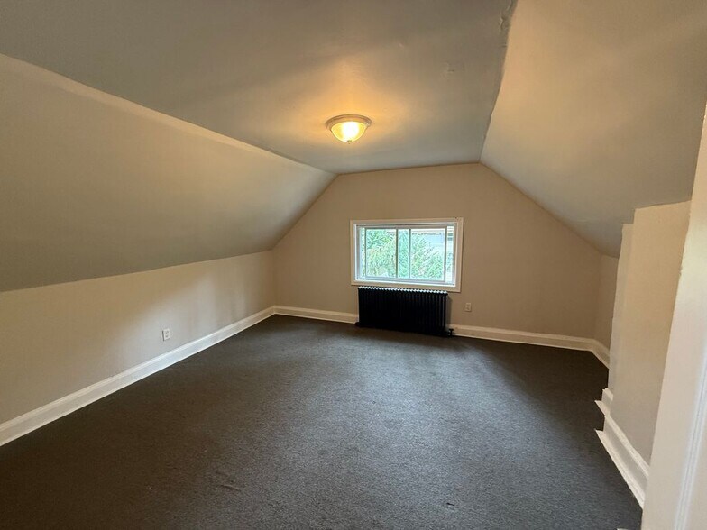 Building Photo - 812 Edgewood Ave