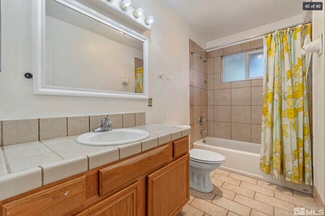 Building Photo - 225 Hunter Lake Dr