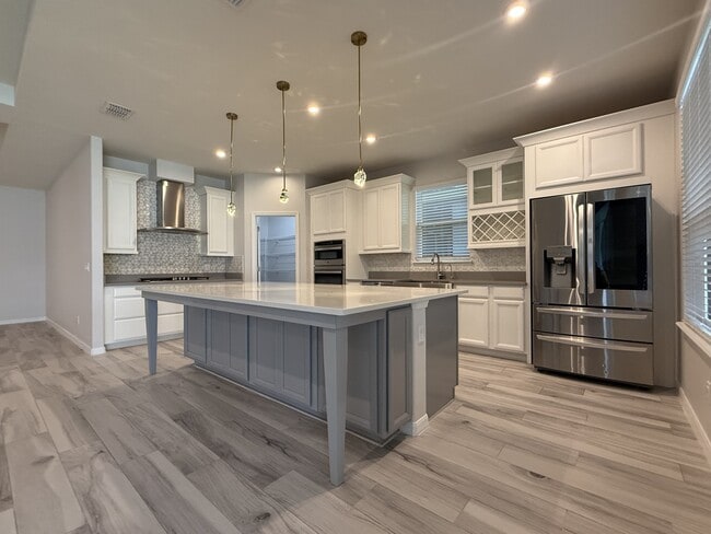 Building Photo - 4753 Ter Blf St