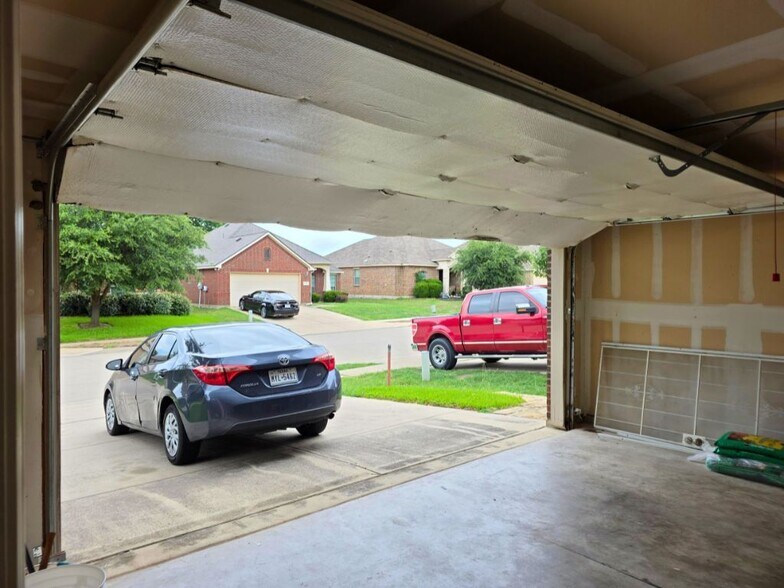 Building Photo - 6320 Spring Ranch Dr