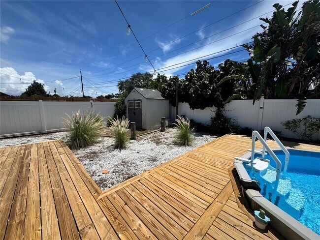 Building Photo - 13940 Antigua Dr