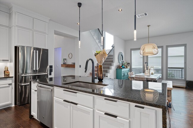 Building Photo - Stunning 4-Bedroom Home in Northwest Austi...